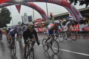 lance-racing-to-finish
